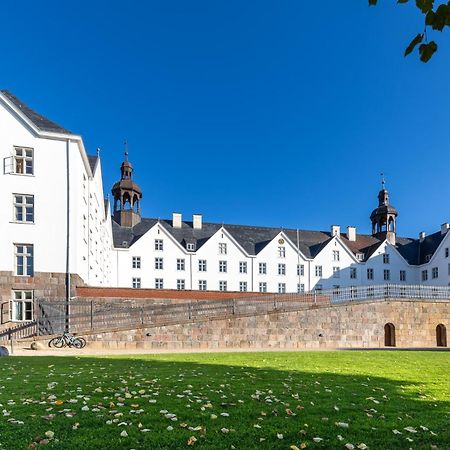 Mooi: Fantastisches Apartment Mit Seeblick Und Stil, Netflix Ploen Exterior photo